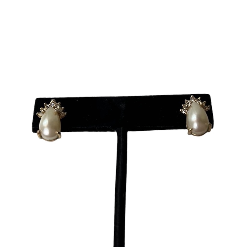 Roman Vintage Gold Tone Faux Pearl Teardrop Studded Pierced Earrings